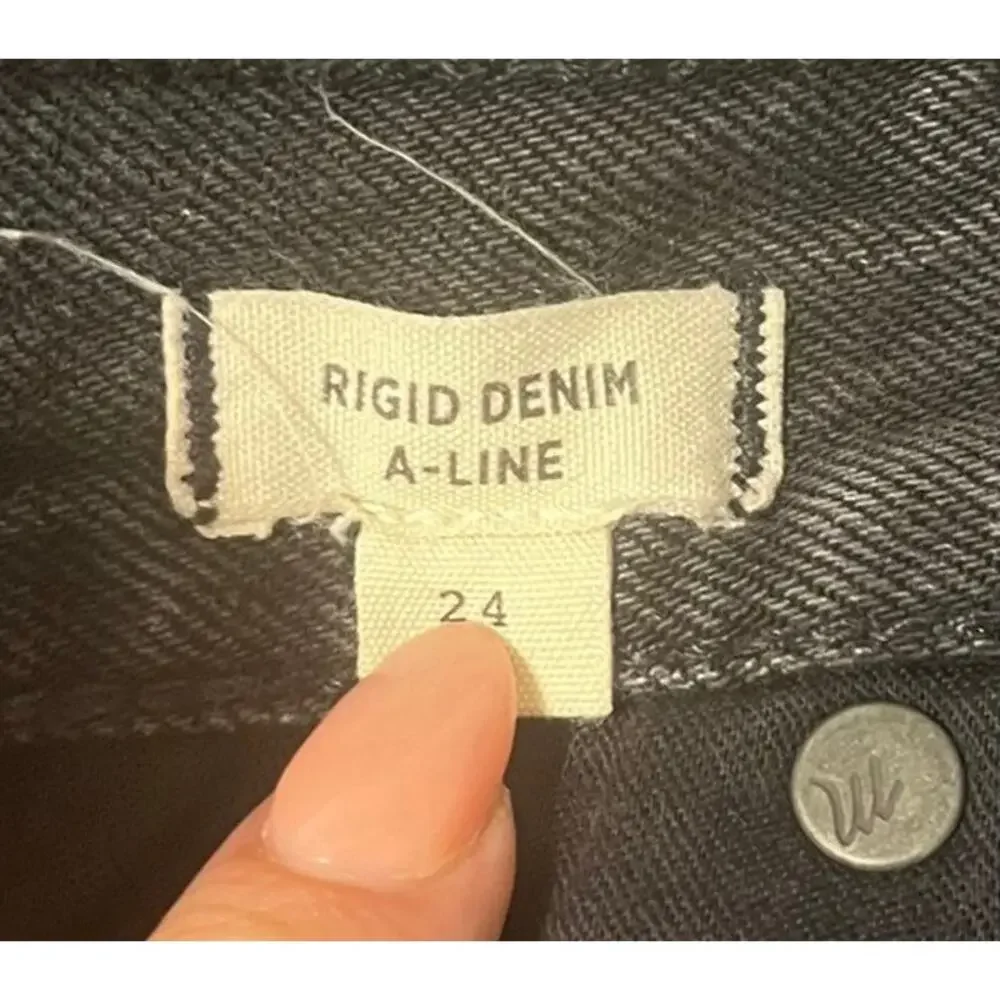 Madewell Rigid Denim A-Line Mini Skirt in Black sz. 24
